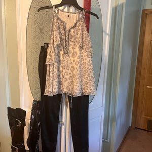 Silk flowy tank top Sz 8